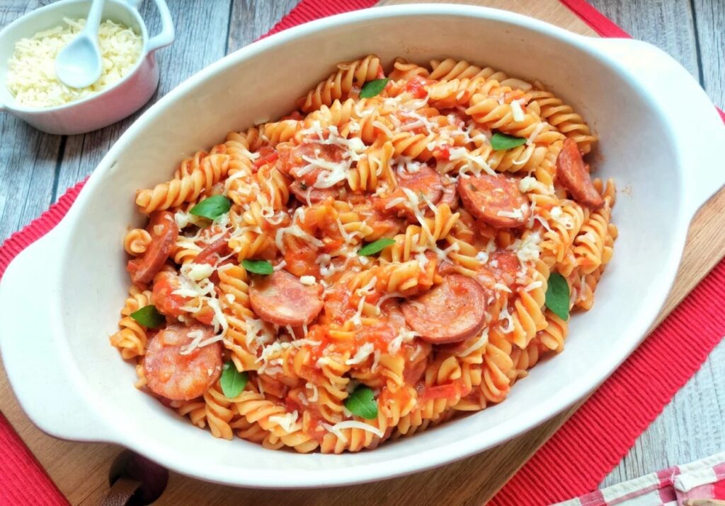 Macarrão com calabresa em uma panela só
