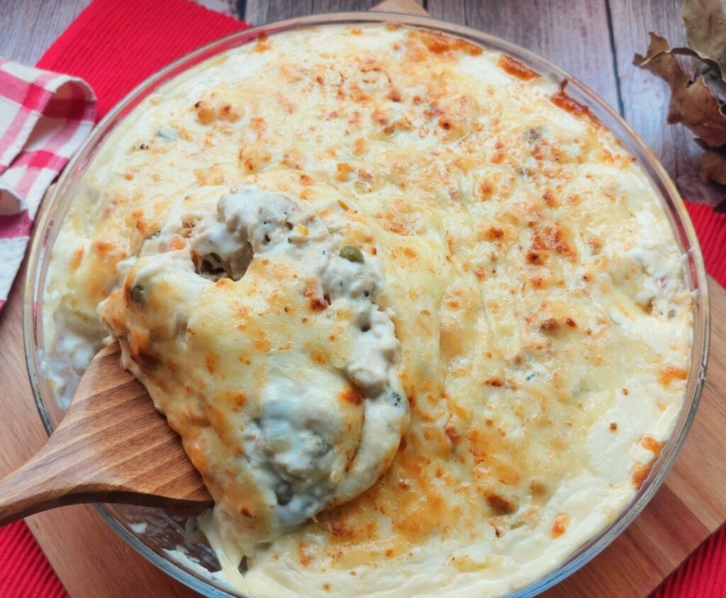 Macarrão com frango gratinado