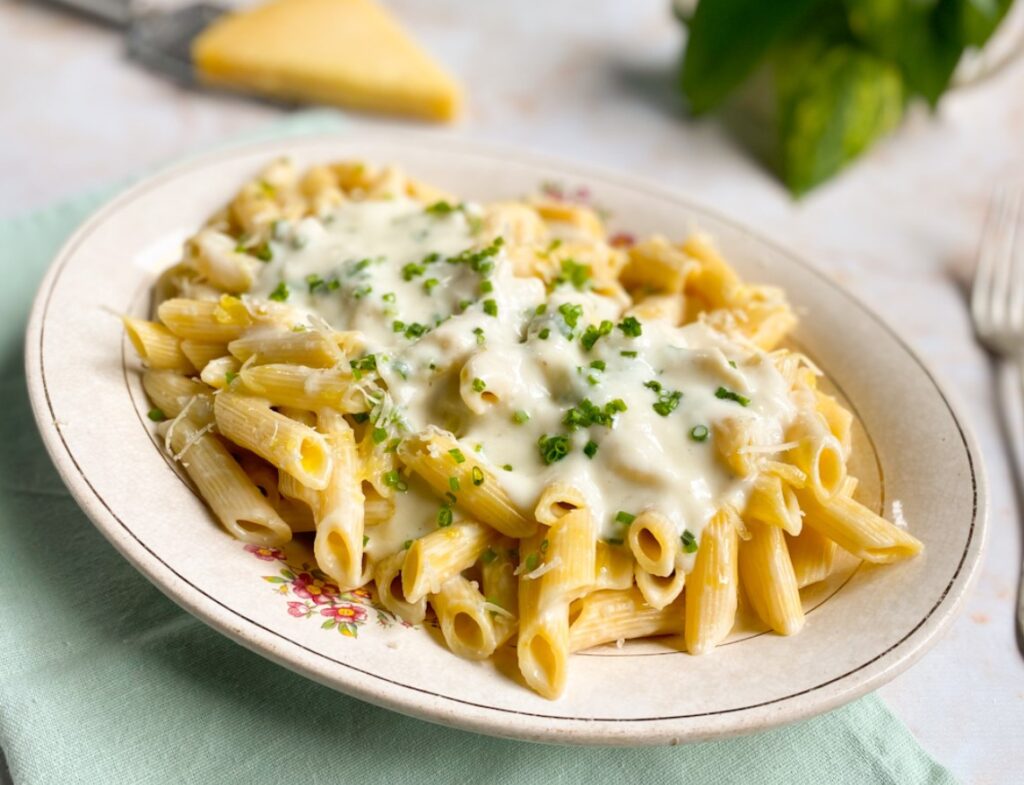 Macarrão com molho branco