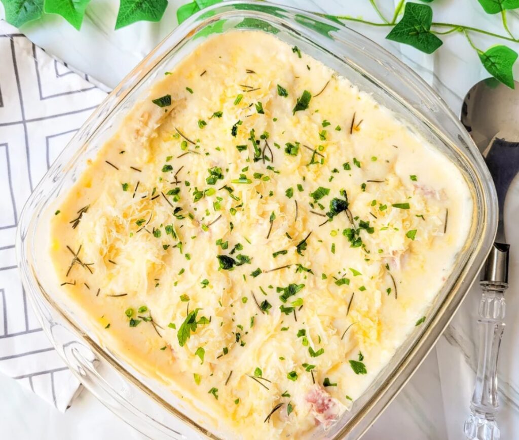 Macarrão ninho ao molho branco