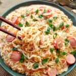 Miojo cremoso com salsicha