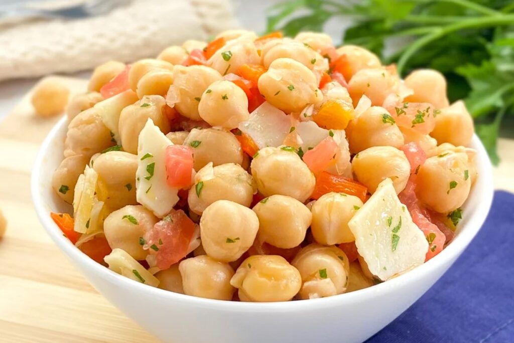 Salada de grão-de-bico simples