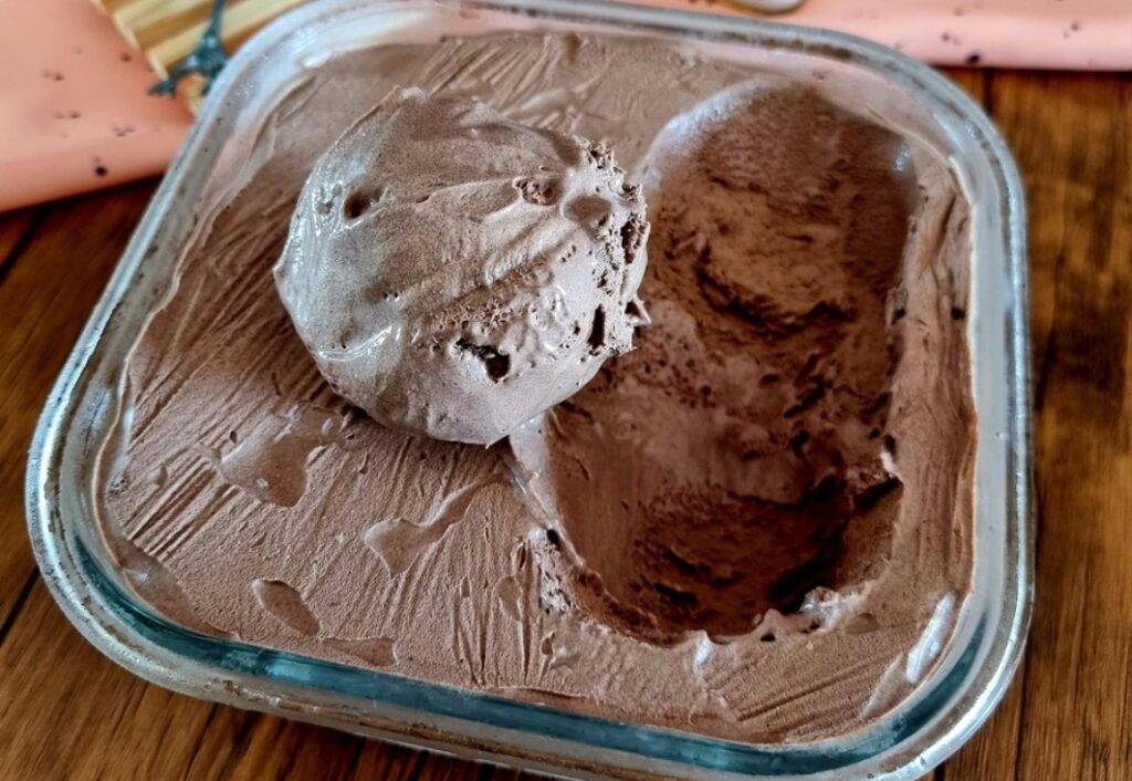 Sorvete-de-chocolate-com-3-ingredientes