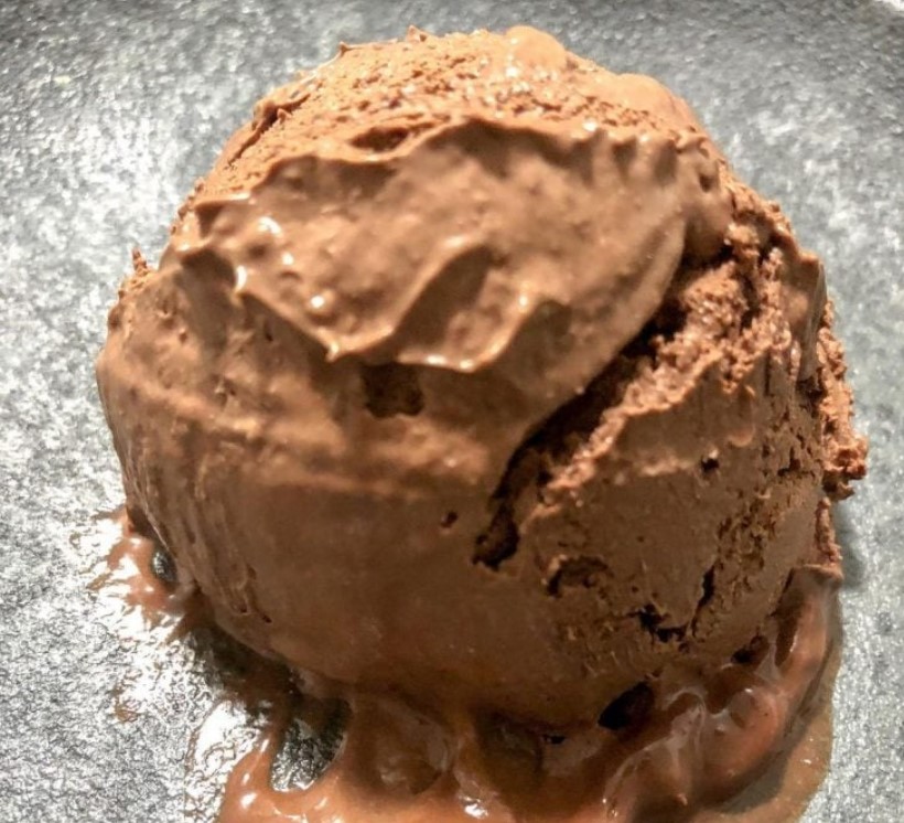Sorvete de chocolate cremoso