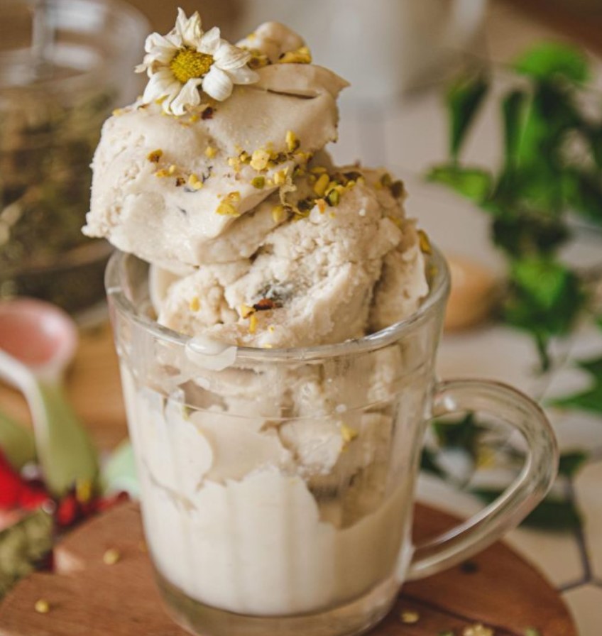 Sorvete de erva-cidreira vegano
