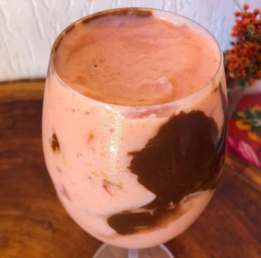 Sorvete de mamão com ganache de Whey