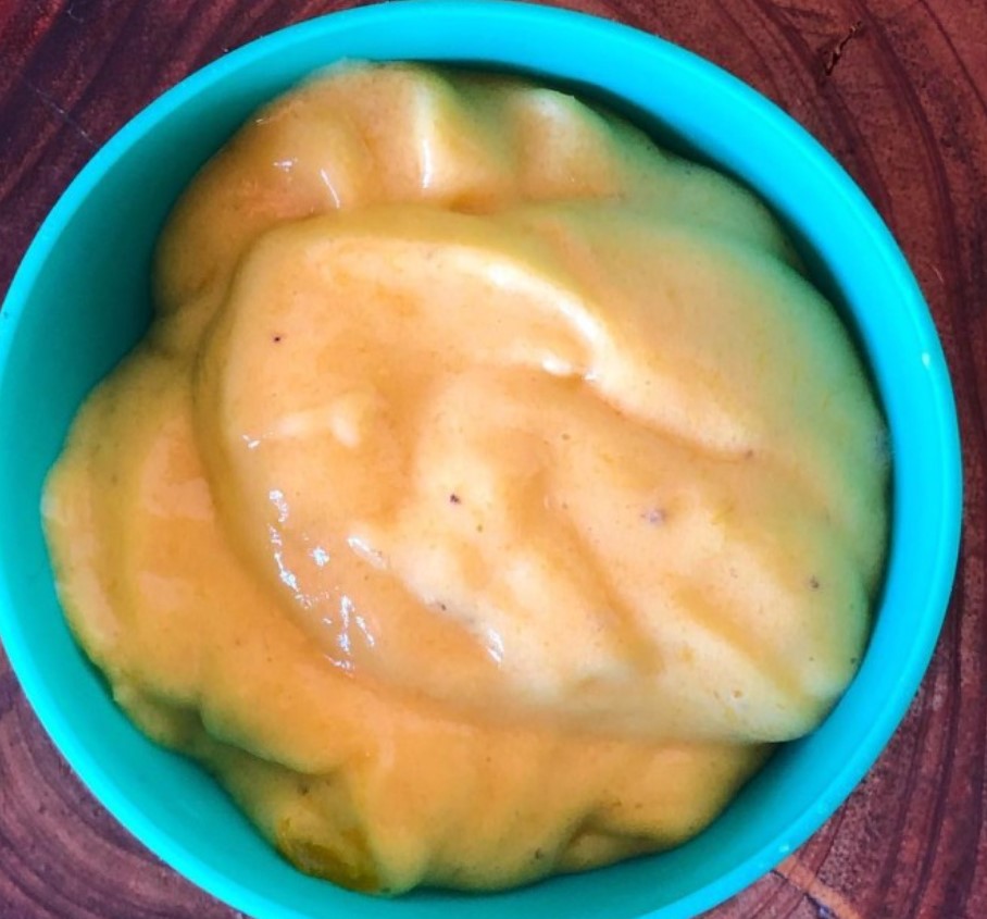 Sorvete de manga com banana e mel