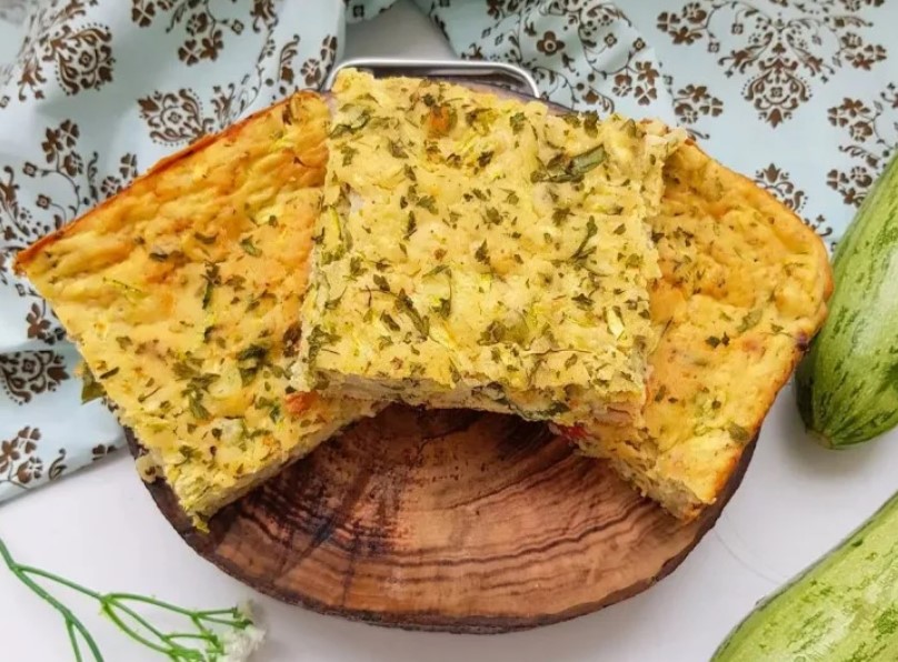 Torta de abobrinha com alho-poró