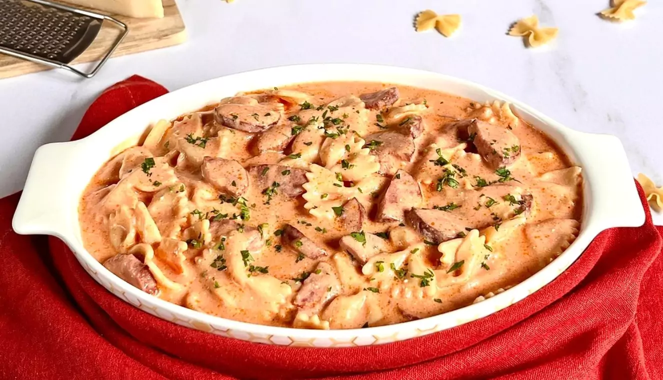 macarrao-de-panela-de-pressao-com-calabresa