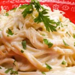 Macarrão com Molho Branco Simples e Cremoso em 20 Minutos